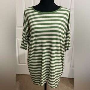 LuLaRoe XXS Ribbed Irma t-shirt
